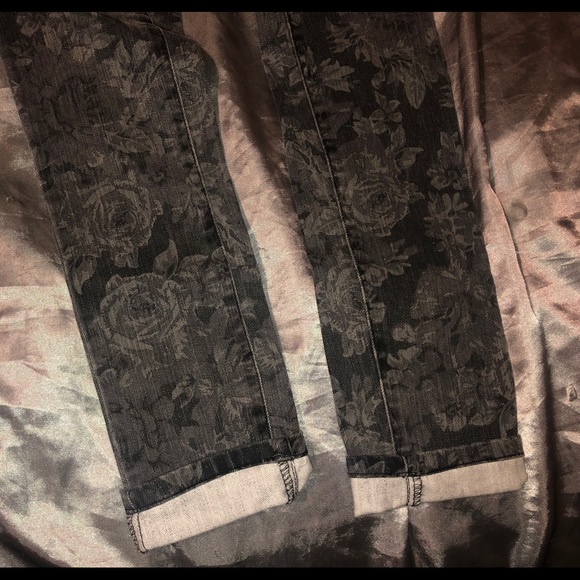 Unique Floral 2.1 Denim Jeans! (Rare pattern) - Picture 5 of 8